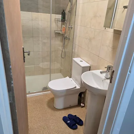 2 Bedrooms 伯明翰