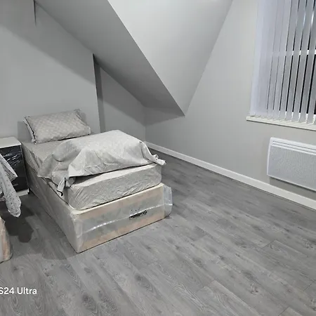 2 Bedrooms 公寓 *